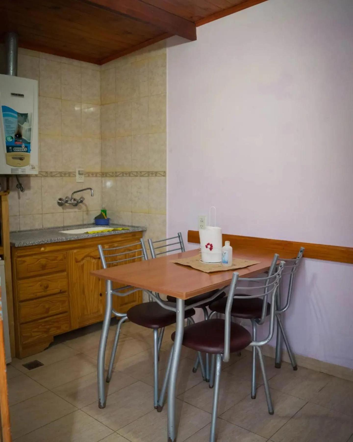 Hostal "El Tomolasta" La Carolina Exterior foto